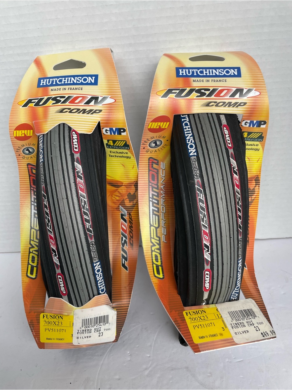 NEW IN BOX Pair of Hutchinson Fusion Comp 700 x 23c Comp Silver Bike Tires Tire